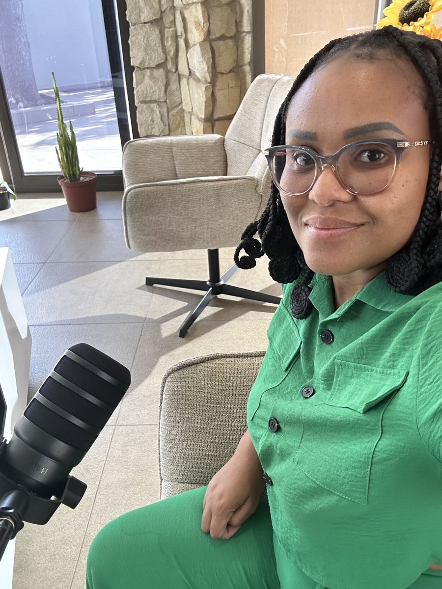 Miss Ziprusha tweet media