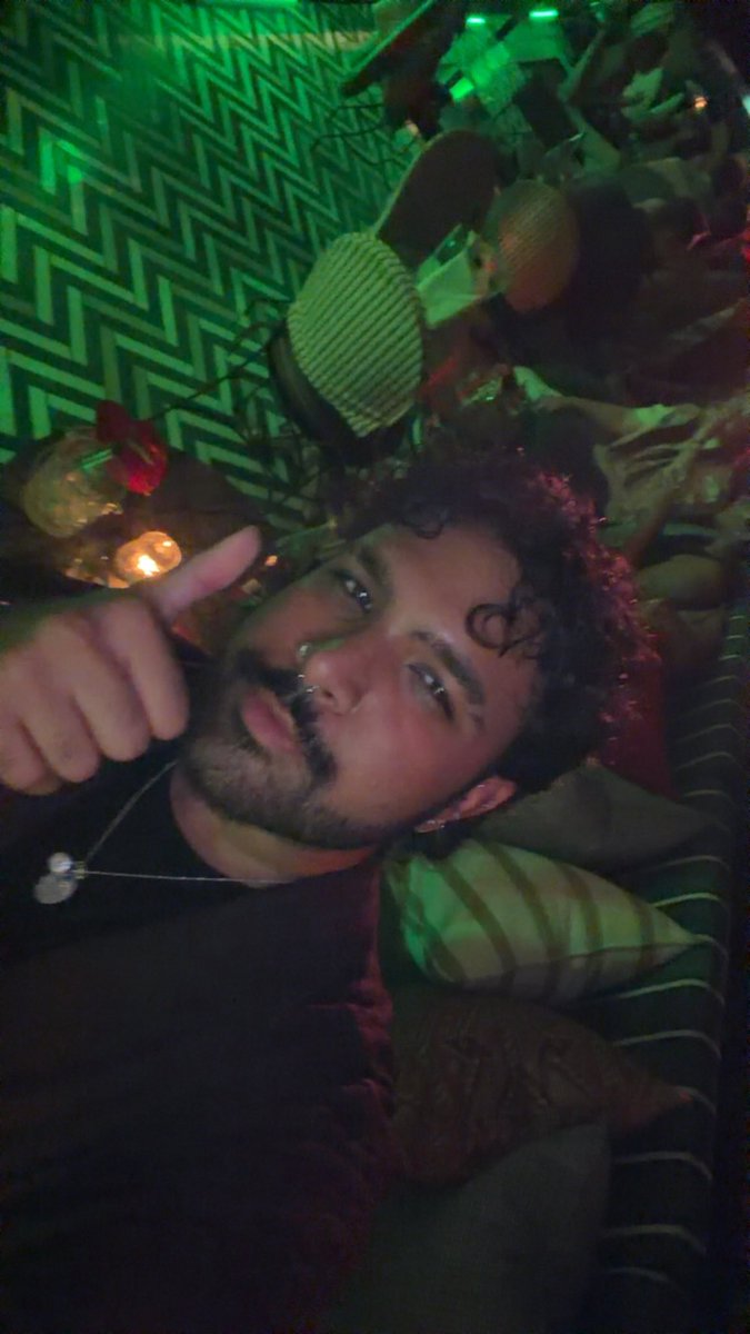 (っ◔◡◔)っ ♥ ♥ tweet media