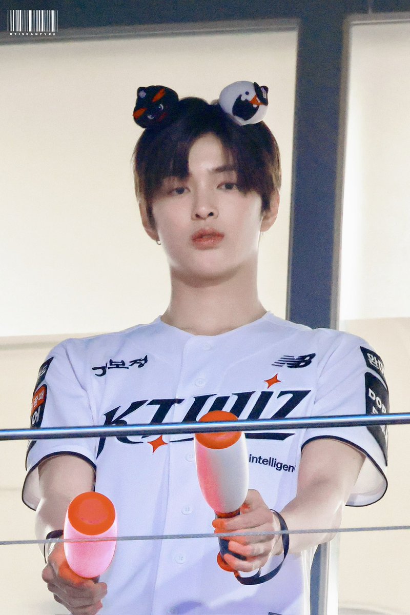 𝐎𝐓𝐈𝐒 tweet media