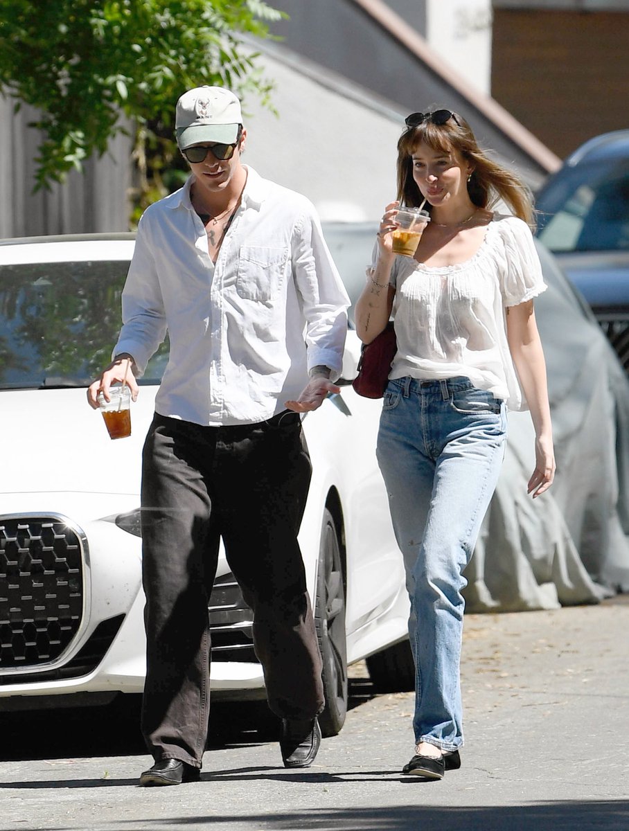 Dakota Johnson Argentina Media tweet media