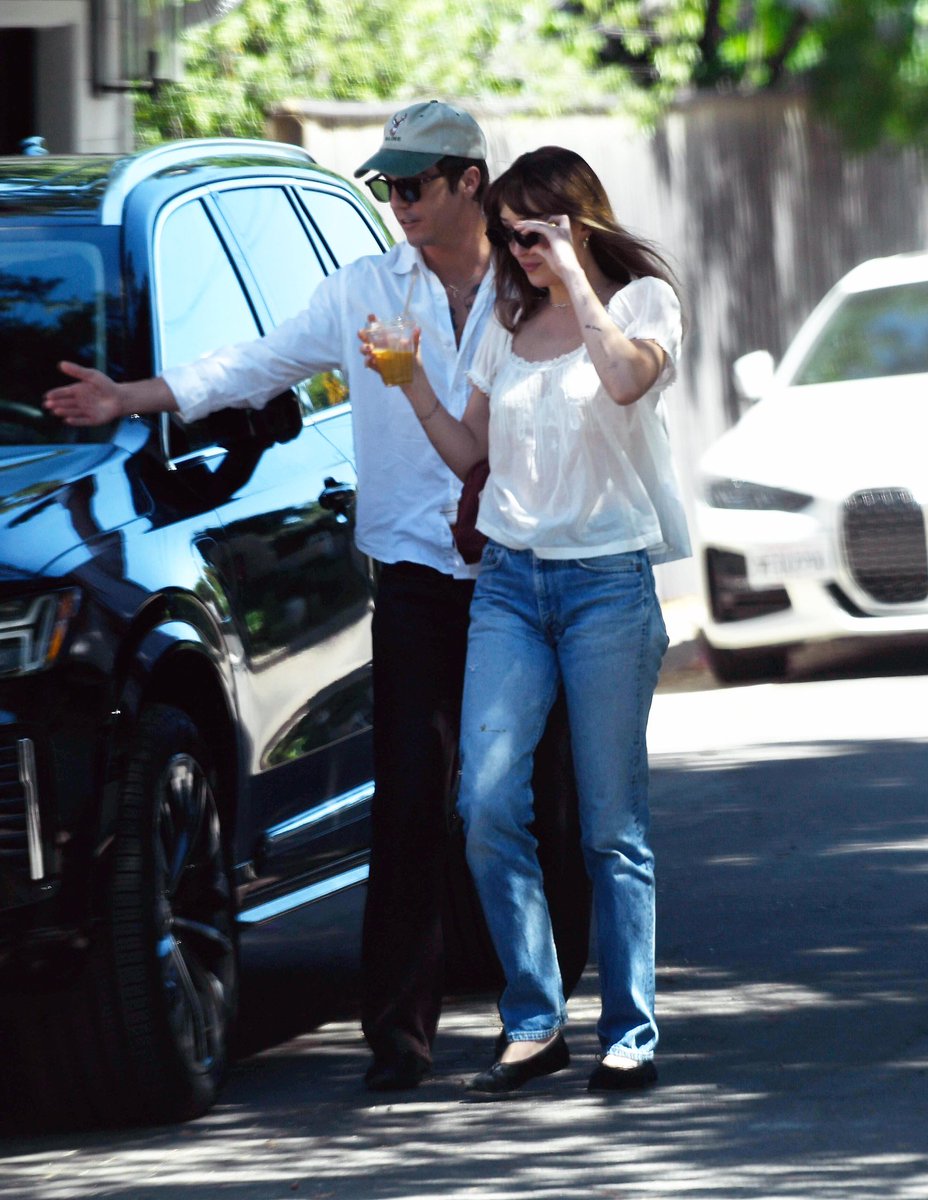 Dakota Johnson Argentina Media tweet media