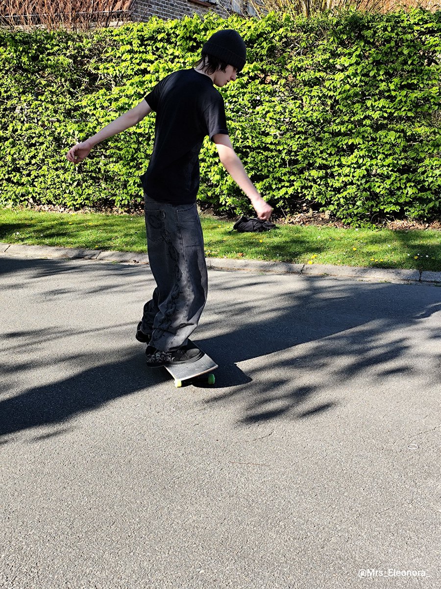 Eleonora tweet media