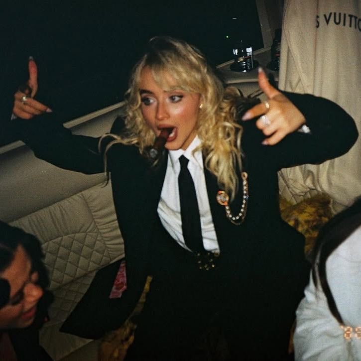 angel 🐾 tweet media