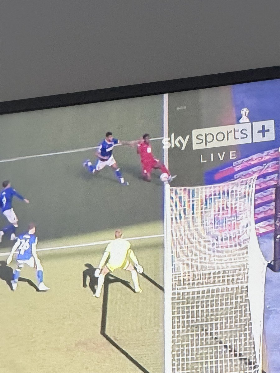 EFL refs 👀