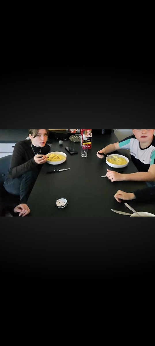 Juste-suivre ن tweet media