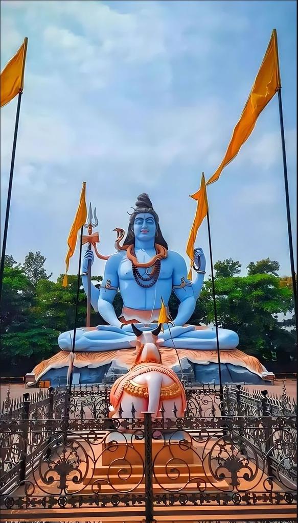 पशूनां पतिं पापनाशं परेषां,गजेन्द्रस्य
कृतिं वसानं वरेण्यम् !!
जटाजूटमध्ये स्फुरद्गाङ्गवारीं,
महादेवमेकं स्मरामि स्मरारिम् ॥🌺🚩🍀🪷

🙏🕉️🔱🚩 हर हर महादेव 🔱🚩🕉️🔱