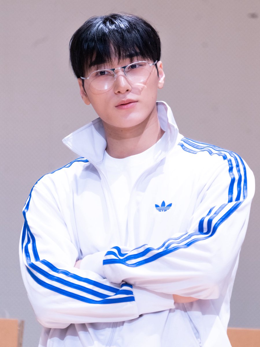 𝐚𝐫 tweet media