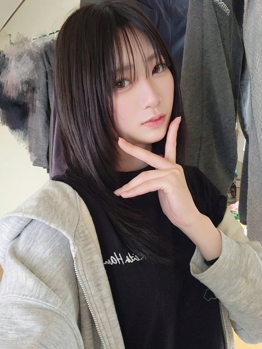 あまの tweet media