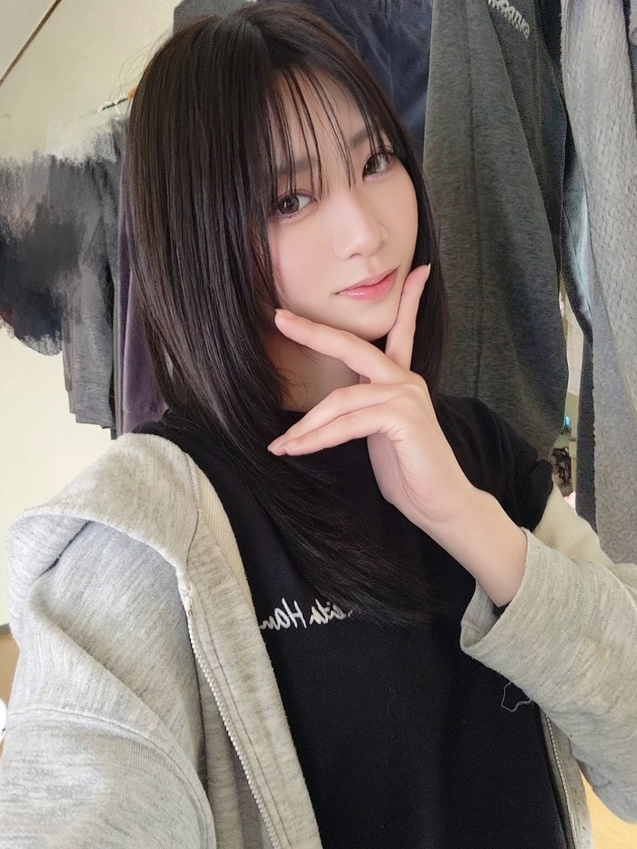 あまの tweet media