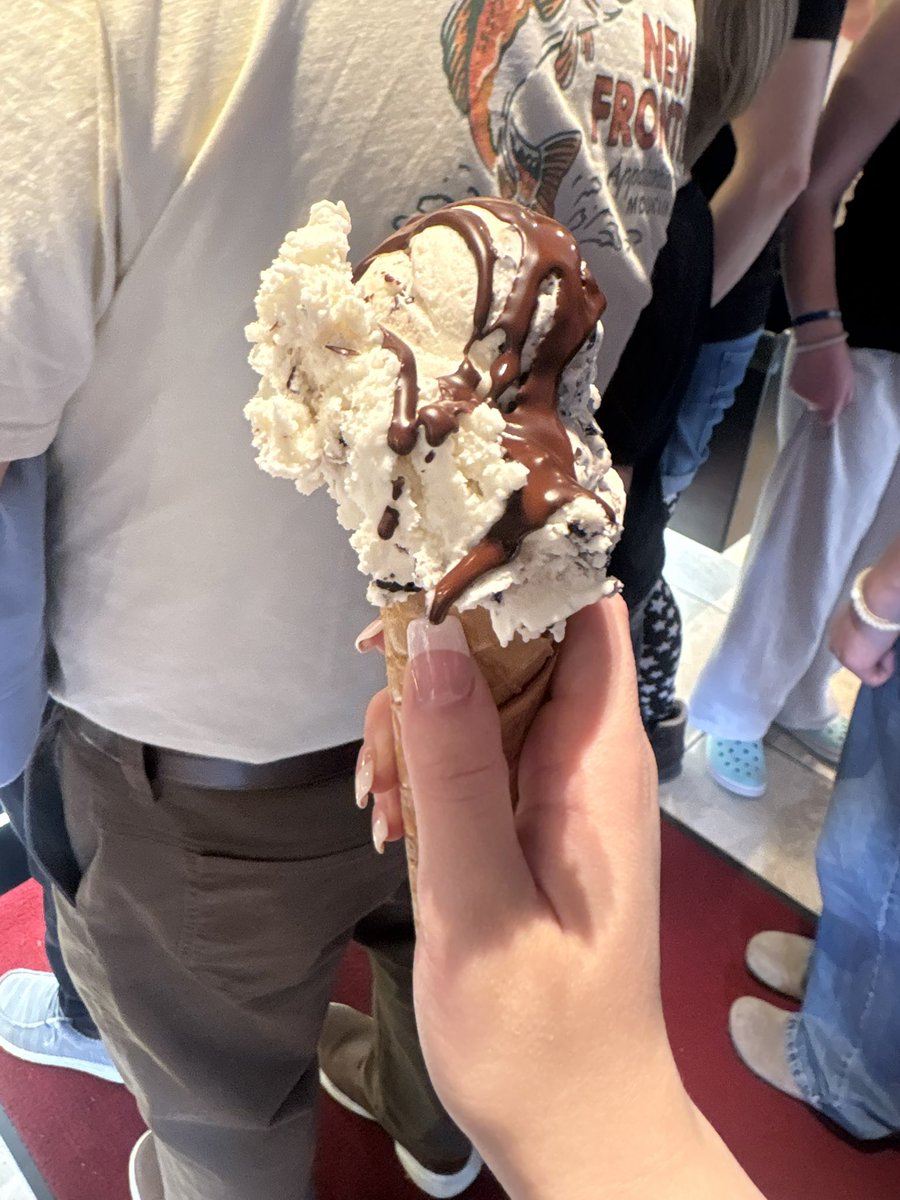 agent 3 of shedtwt ☆ tweet media