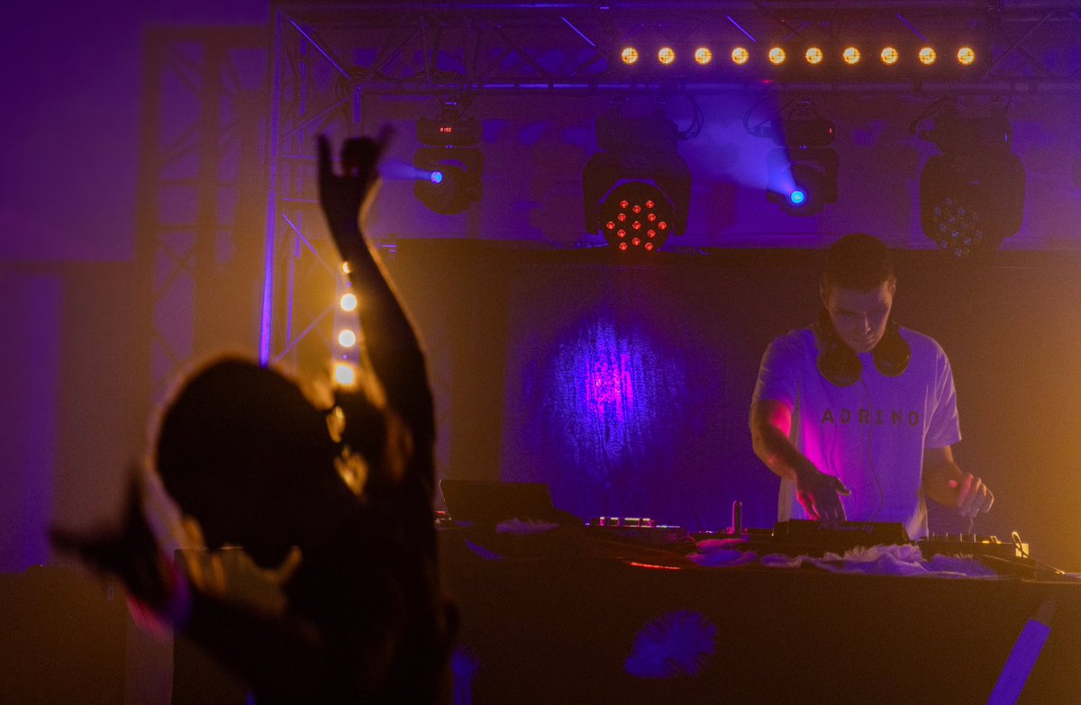 adrinomusic's tweet photo. Call of the Night 🌙 #dj set out there : https://t.co/OT2jCJXWNZ 🎧 https://t.co/JTncbln4Tf