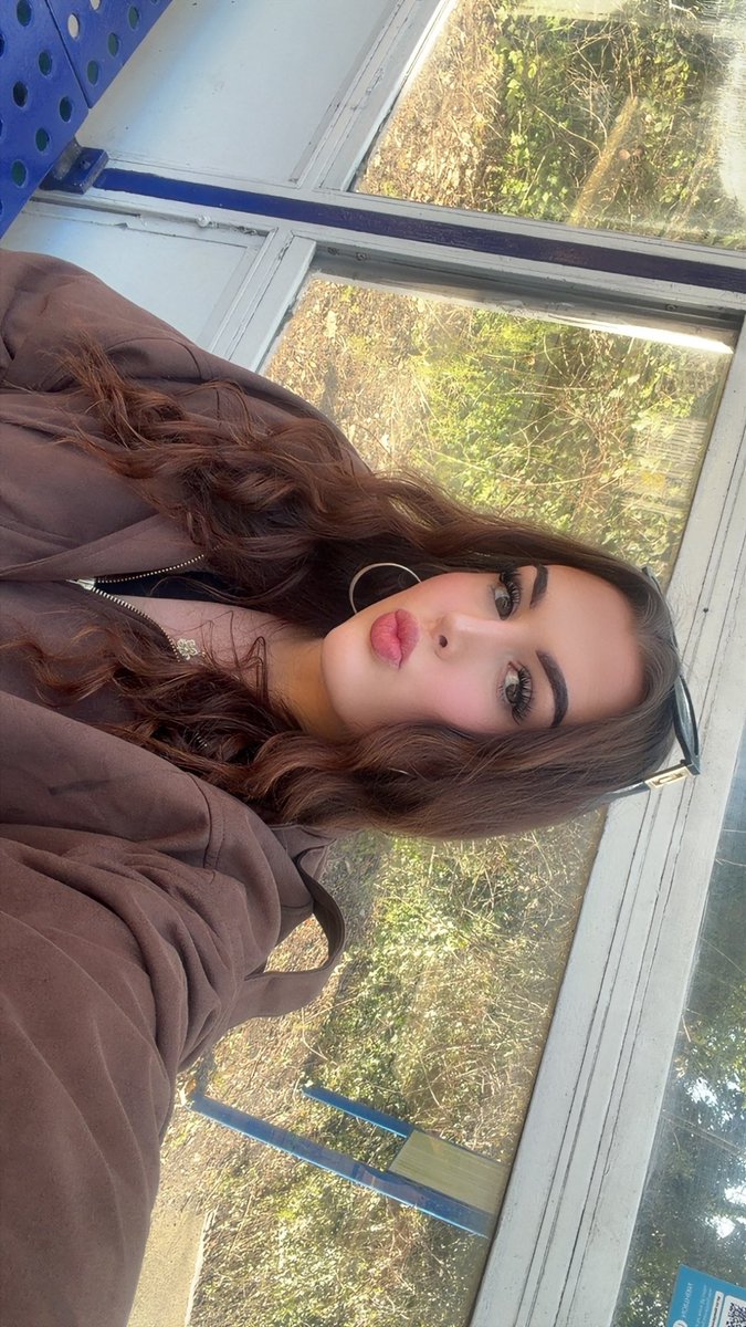 LEE | FINDOM tweet media