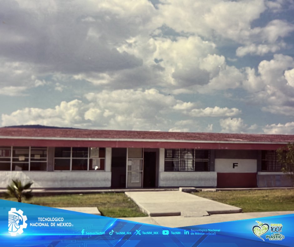 #NuestraHistoriaComienzaAquí 
Desde su fundación en 1991, el #TecNM - Ocotlán abrió sus puertas con 47 estudiantes, iniciando con las carreras de Ing. Electromecánica e Ing. Industrial, marcando el comienzo de una institución que transformaría la educación en la región.