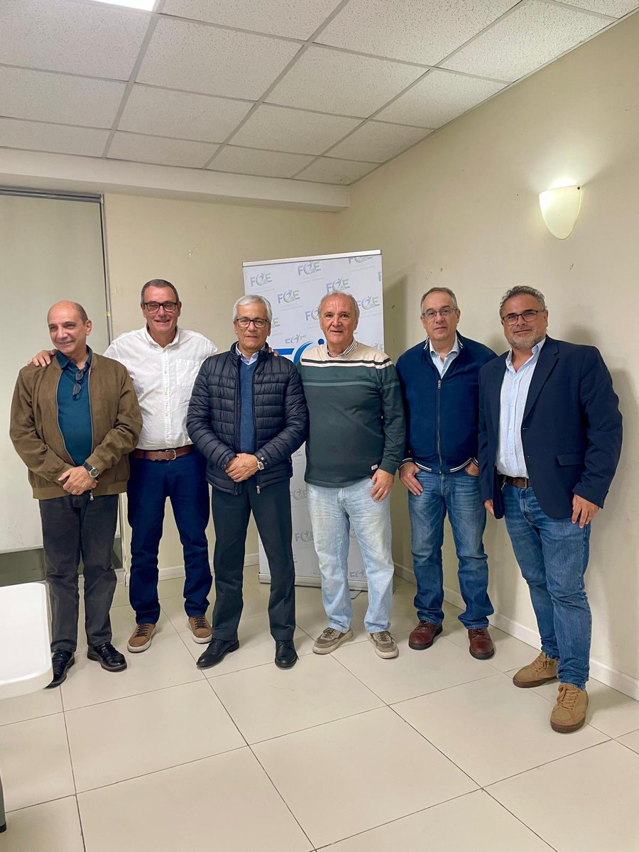 RichardRead2014's tweet photo. Hoy empezó a rodar la pelota en la F. Cosechando Esperanzas !! un exito!! Gracias al apoyo del @Inisa_Oficial y a los Ministros Castillo y Mahia x su presencia. Gracias  todos los “Padrinos” q el 24/11 hicieron posible esta esperanzadora propuesta d incercion laboral ALQLyE !! https://t.co/4Ho58aPb7a