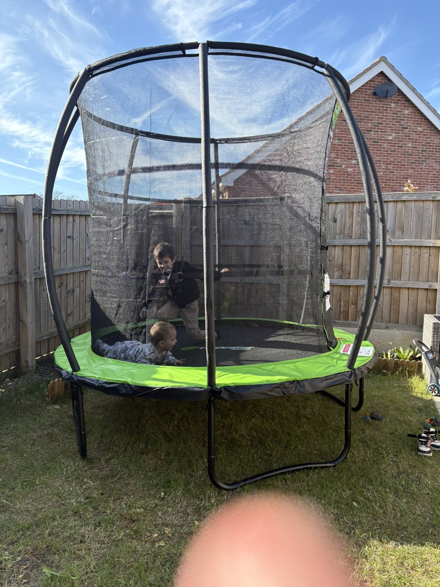 Alex Ecco 🦩 i just play Pokemon.. thats it.. tweet media