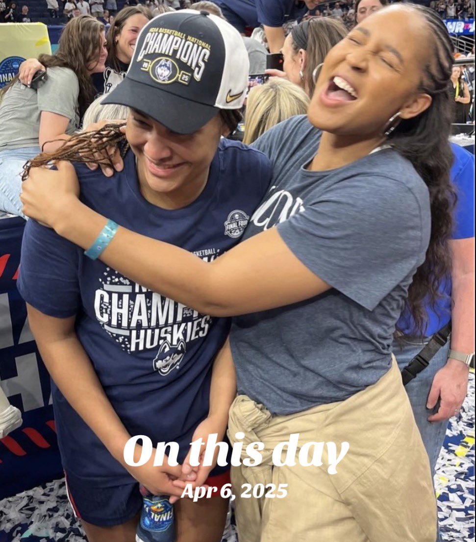 paige bueckers and azzi fudd tweet media