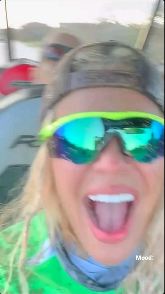 Como así que ya solo faltan 6 Días? 😭😭😭😭

#KAROLCHELLA