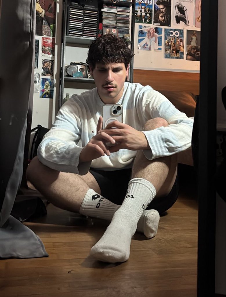 SOCKS CRAVE tweet media