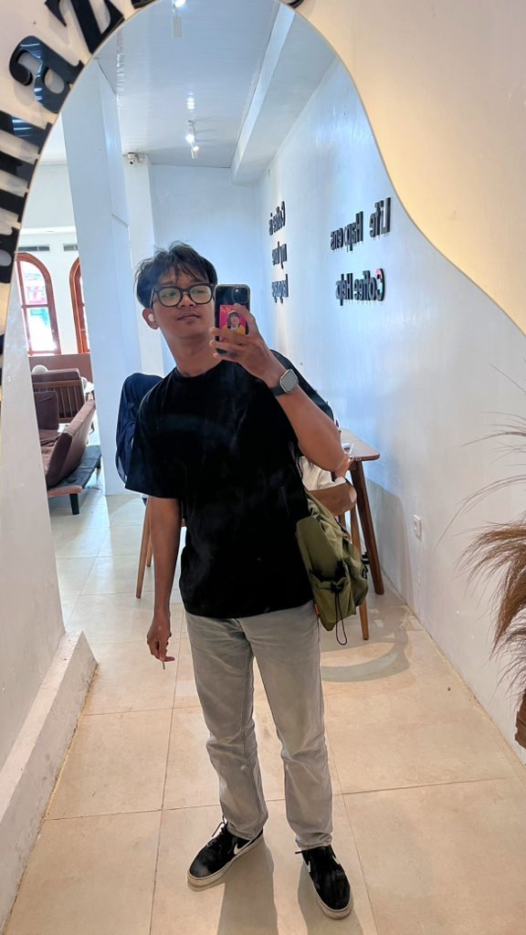 Pitechantropus tweet media