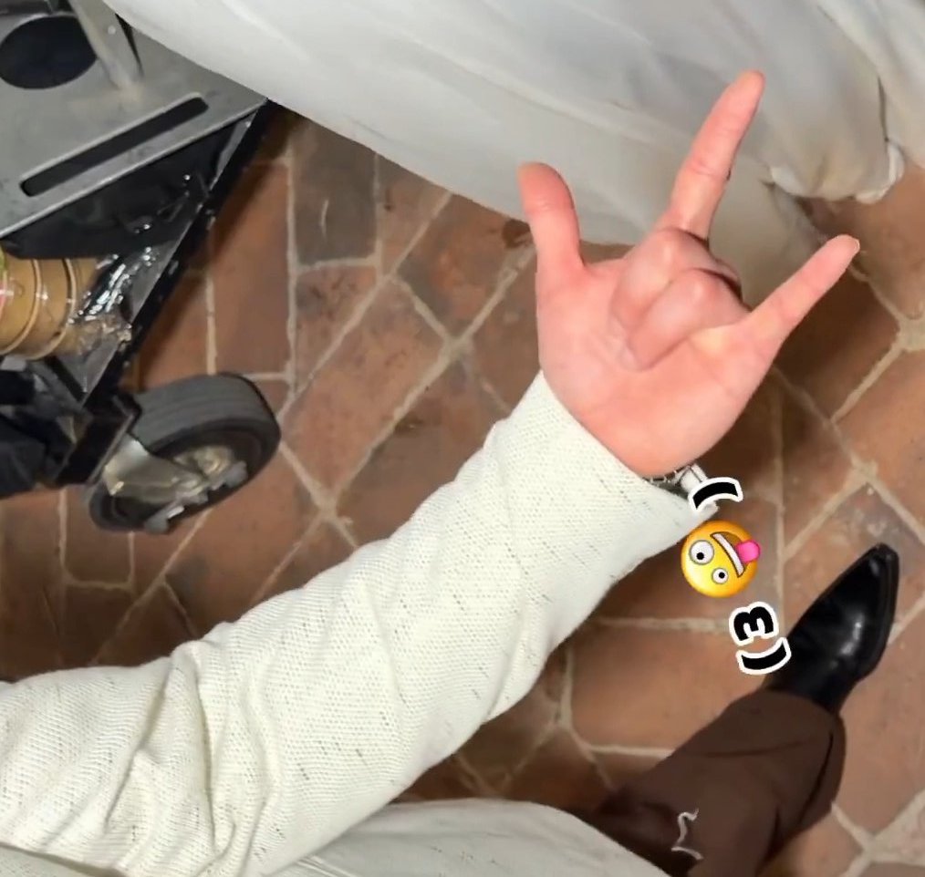 3️⃣ : จนกูจะอายุสามสิบแล้วยังต้องใส่เสื้อคู่กับมึงอีกหรอ

Your Third Q10

#ที่สามของเธอQ10