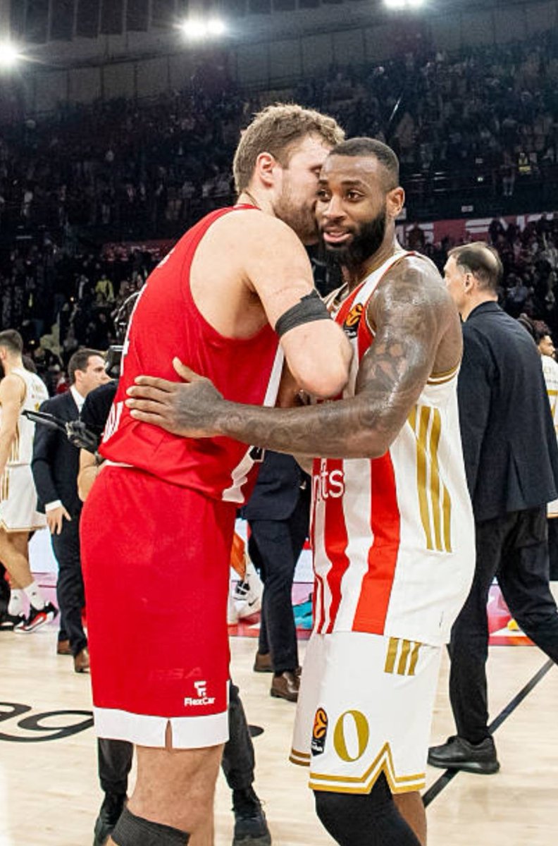 Vns🔴⚪ tweet media