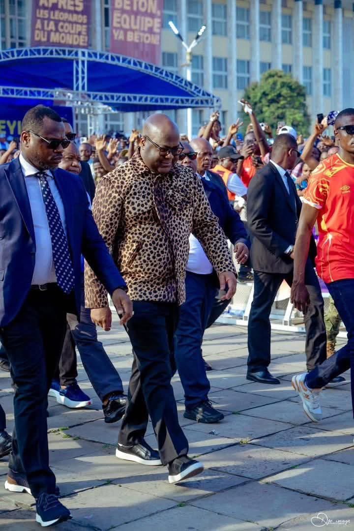 Excellence Mr le Président de la République Félix TSHISEKEDI et Maman Denise NYAKERU TSHISEKEDI,

En 2h d'une seule journée, vous pouvez imposer la meilleure des vies à tous les congolais si vous me recevez pour m'écouter !
<a href="/Presidence_RDC/">Présidence RDC 🇨🇩</a> <a href="/DeniseNyakeru/">Denise NYAKERU TSHISEKEDI</a> <a href="/fatshi13/">Félix A. Tshisekedi</a> 

+243994249290