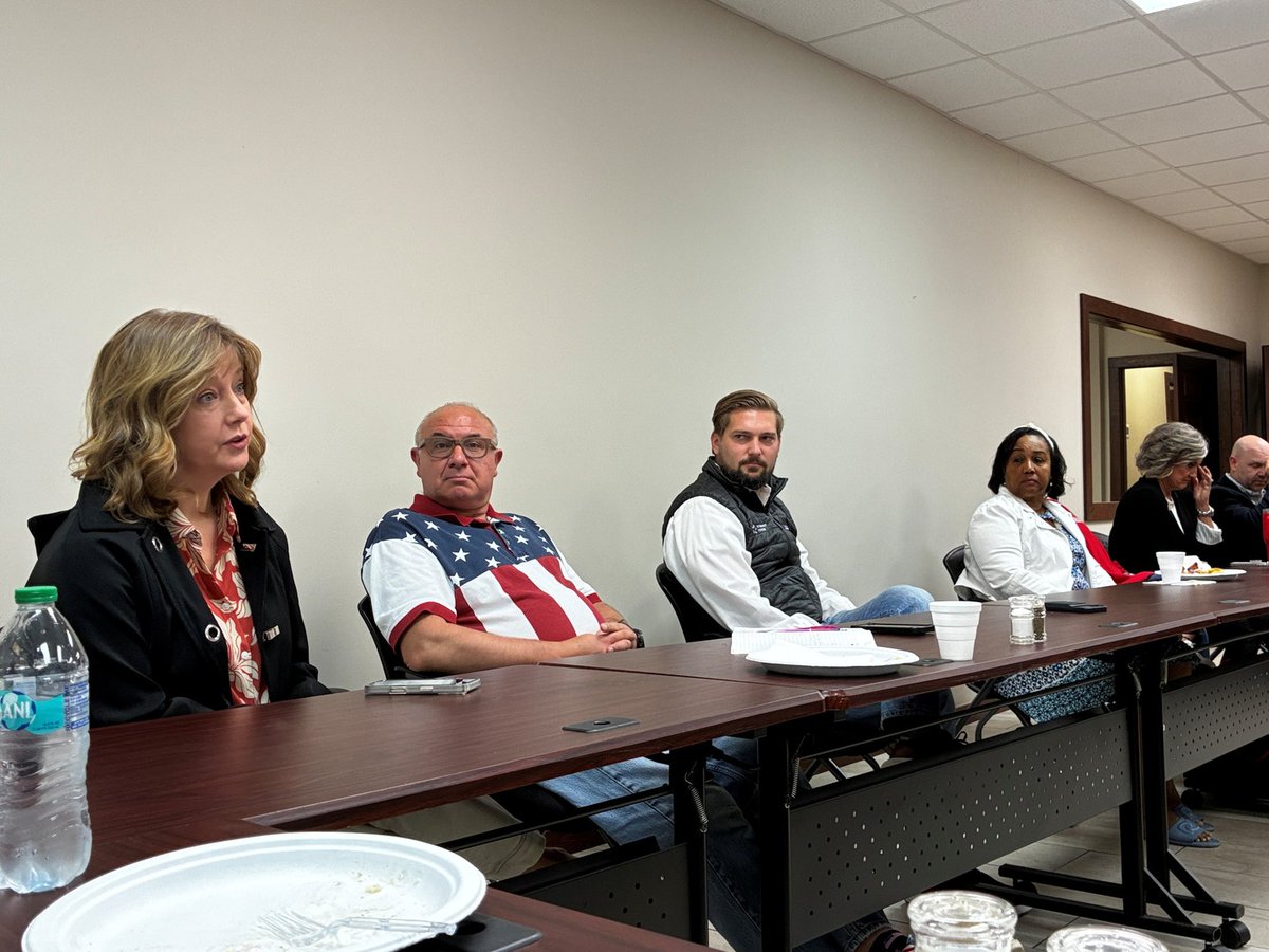 SDST_Power's tweet image. 🥐☕ Great to join the Paul Revere Legislative Breakfast with the Muskogee Chamber.
John Riesenberg represented Stardust Power, discussing energy and infrastructure as key drivers of growth. Strong conversations and collaboration across the region.
#collaboration #StardustPower