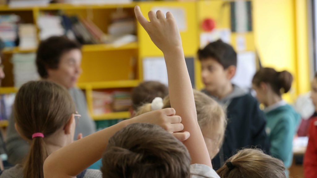 info_Paris_IDF's tweet image. 🔴 FLASH - #Paris : La directrice d’une école suspendue.

👉 Après plusieurs plaintes à l'école Dombasle (XVe), elle a été placée en garde à vue en mars. Une enquête est en cours pour des faits de violence et de harcèlement sur des élèves et personnels. (Lp) #Paris15