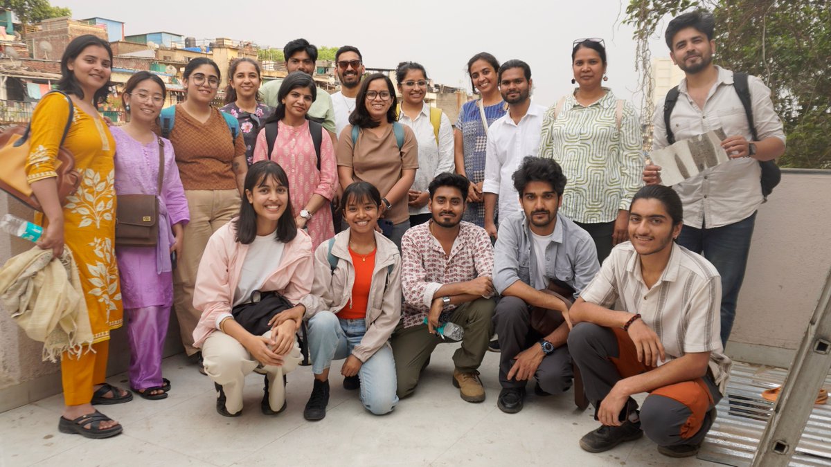 MEERsrm's tweet image. Recently, around 15 journalists from leading news outlets visited MEER’s Pune site through an Earth Journalism Network engagement, getting a first-hand look at our surface-based cooling solutions in action.

#Pune #coolingsolutions #climateadaptation  #MEER