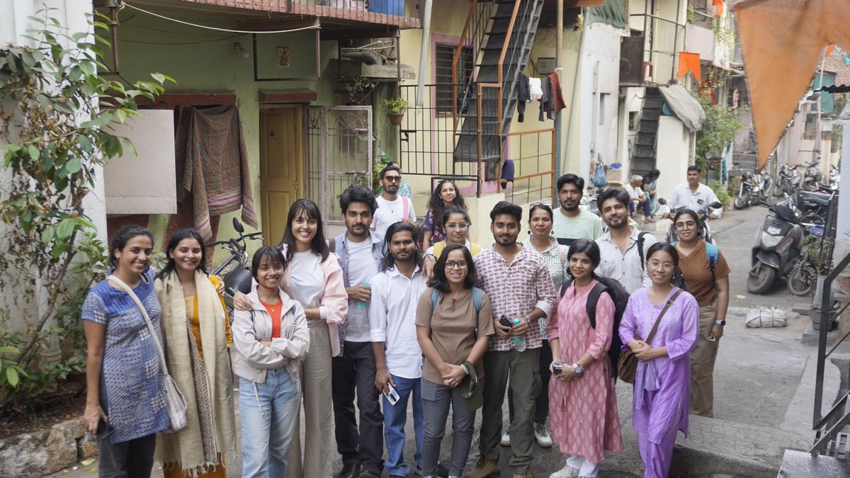 MEERsrm's tweet image. Recently, around 15 journalists from leading news outlets visited MEER’s Pune site through an Earth Journalism Network engagement, getting a first-hand look at our surface-based cooling solutions in action.

#Pune #coolingsolutions #climateadaptation  #MEER