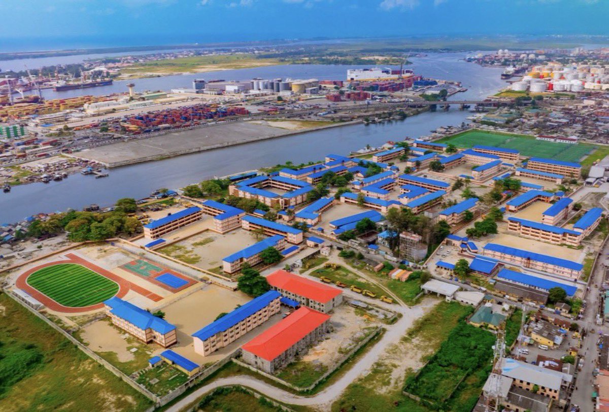 F Ọ L Ú 🚀 tweet media