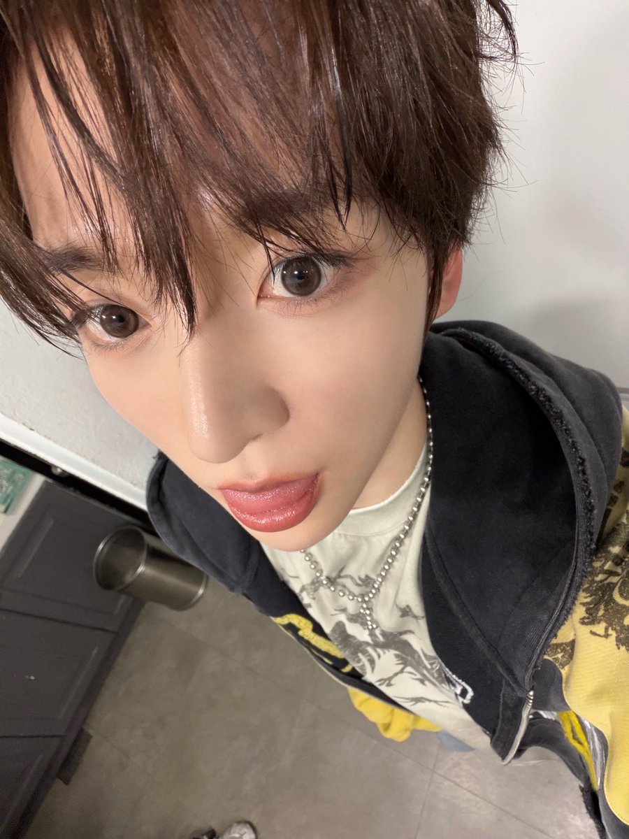my313boy's tweet photo. FANS #동현 https://t.co/c2vc5AfsnN