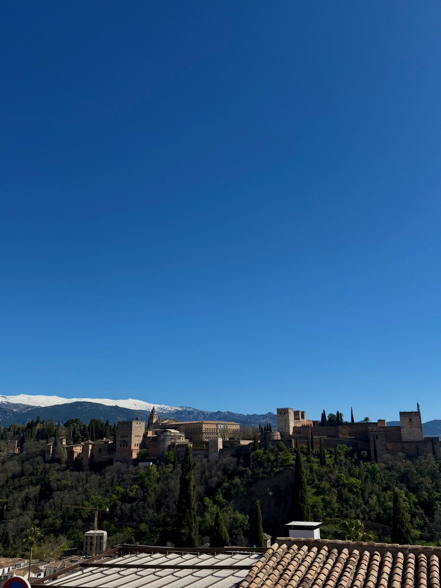 emmmmzb's tweet photo. mucha alhambra y no de la fresquita (que también) https://t.co/ALSkvgpdyu