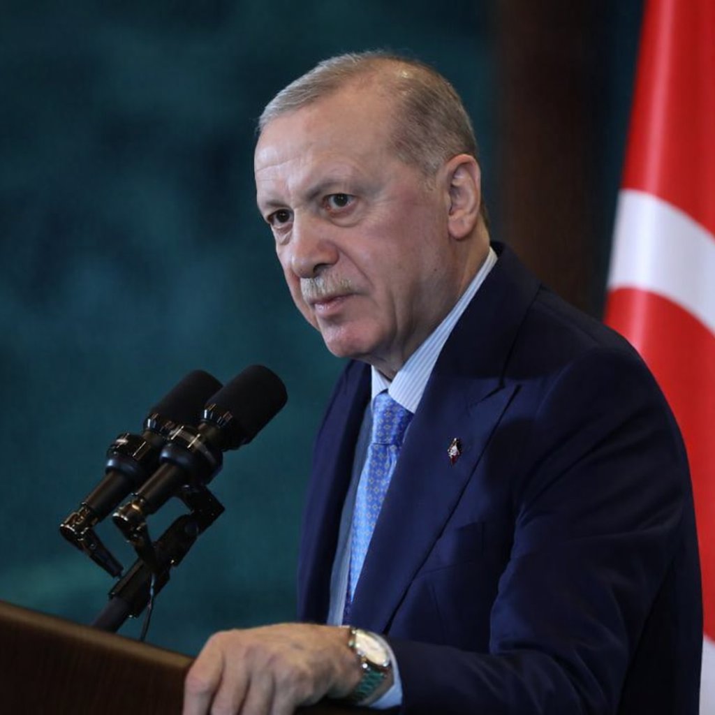 Fikret Özer tweet media