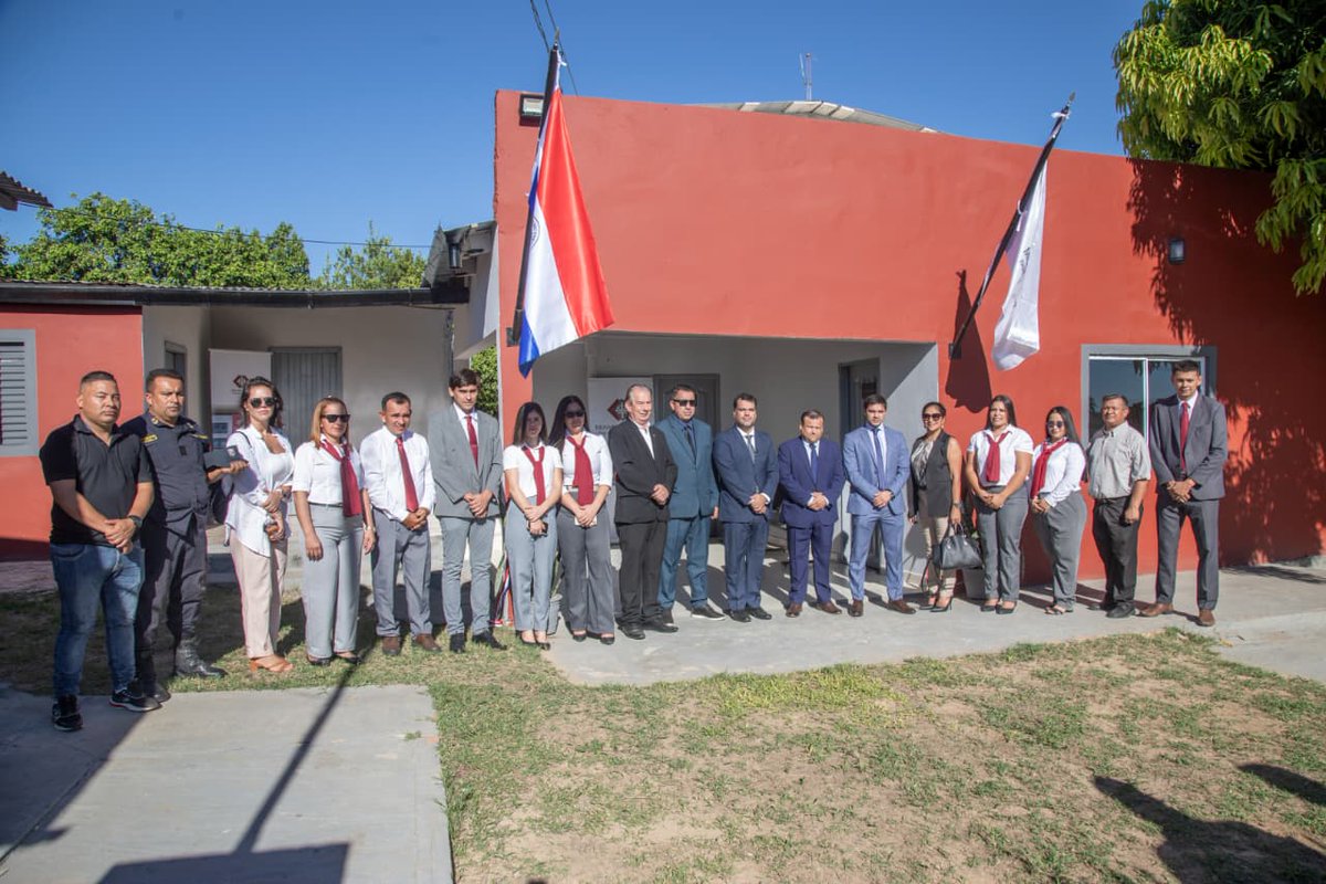PyJusticiaPub's tweet photo. Nueva sede fiscal fue inaugurada en Carmelo Peralta, Alto Paraguay.
Cuenta con oficinas de Fiscalía Adjunta, Unidad Penal, Talento Humano, Denuncias Penales y Administración. https://t.co/zTaGBHVqkL