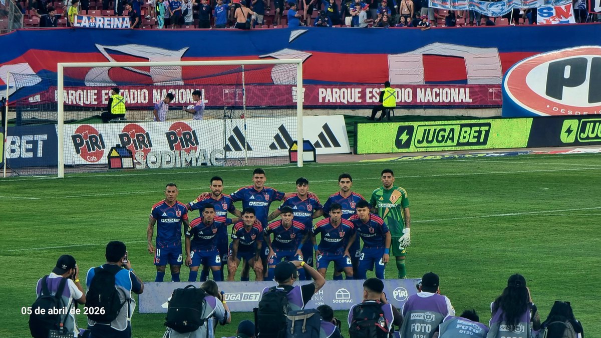 Rockboros's tweet photo. Felicidad x2 en el pasional.
Fecha 8.
U De Chile 4️⃣ vs 0️⃣ Serena.
🔵🔴🤘🦉. https://t.co/VznQyXE66n