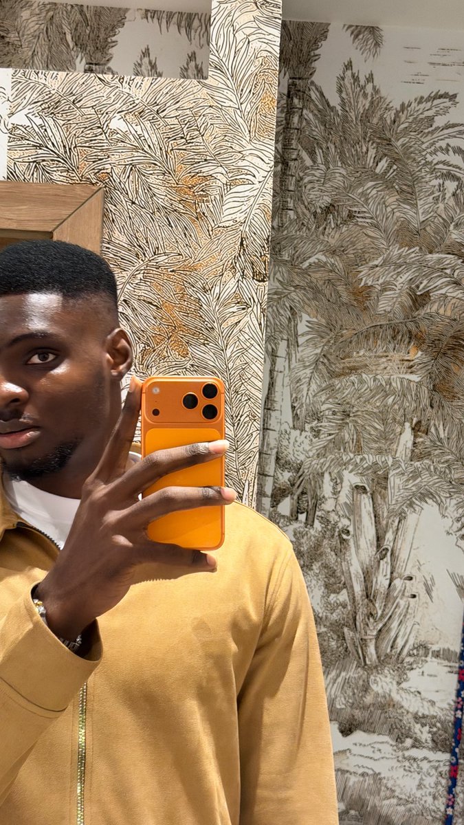 Tobi🧡 tweet media