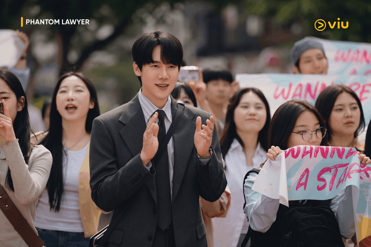 Viu_PH's tweet image. Still in awe of how Yoo Yeon Seok slips into any role so effortlessly. 👏✨

#PhantomLawyer #YooYeonSeok