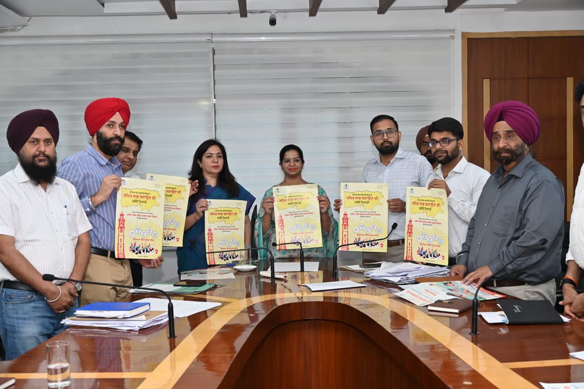 LudhianaSWSP's tweet photo. An awareness campaign was launched at MC Zone D to promote efficient canal water use &amp; proper waste management. Mayor Inderjit Kaur and Commissioner MCL Dr Neeru Katyal Gupta flagged off the campaign vehicle to spread awareness across city.
#WaterConservation #SwachhLudhiana #MCL https://t.co/BbRtEDXfx8