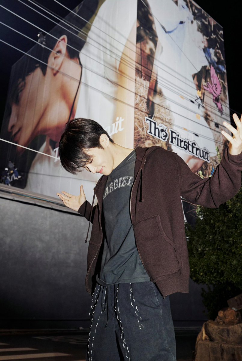 ohmymark82 tweet media