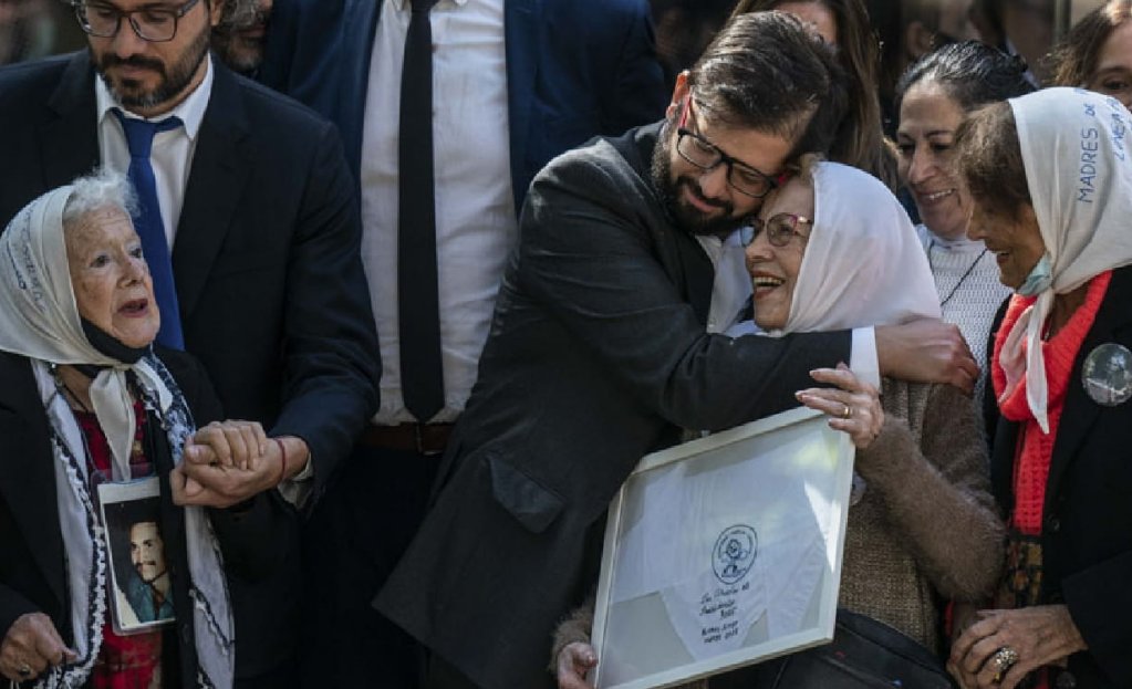 Historia de Chile tweet media