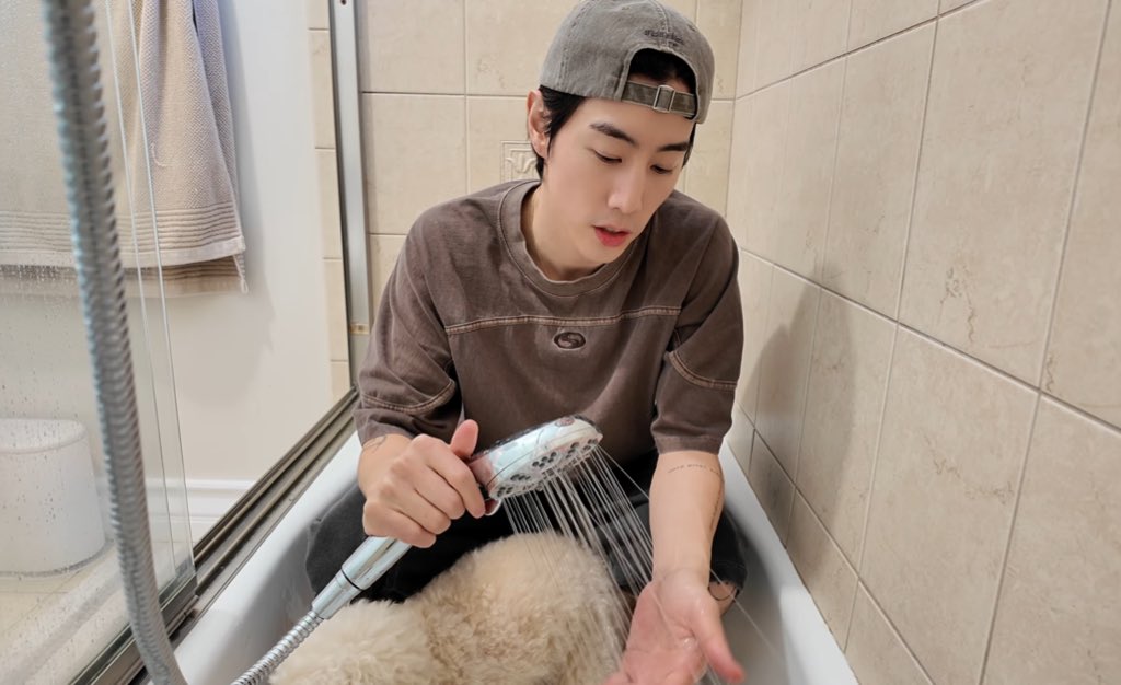 𝐀𝐝𝐨𝐡𝐨𝐥𝐢𝐜𝟗𝟑 tweet media