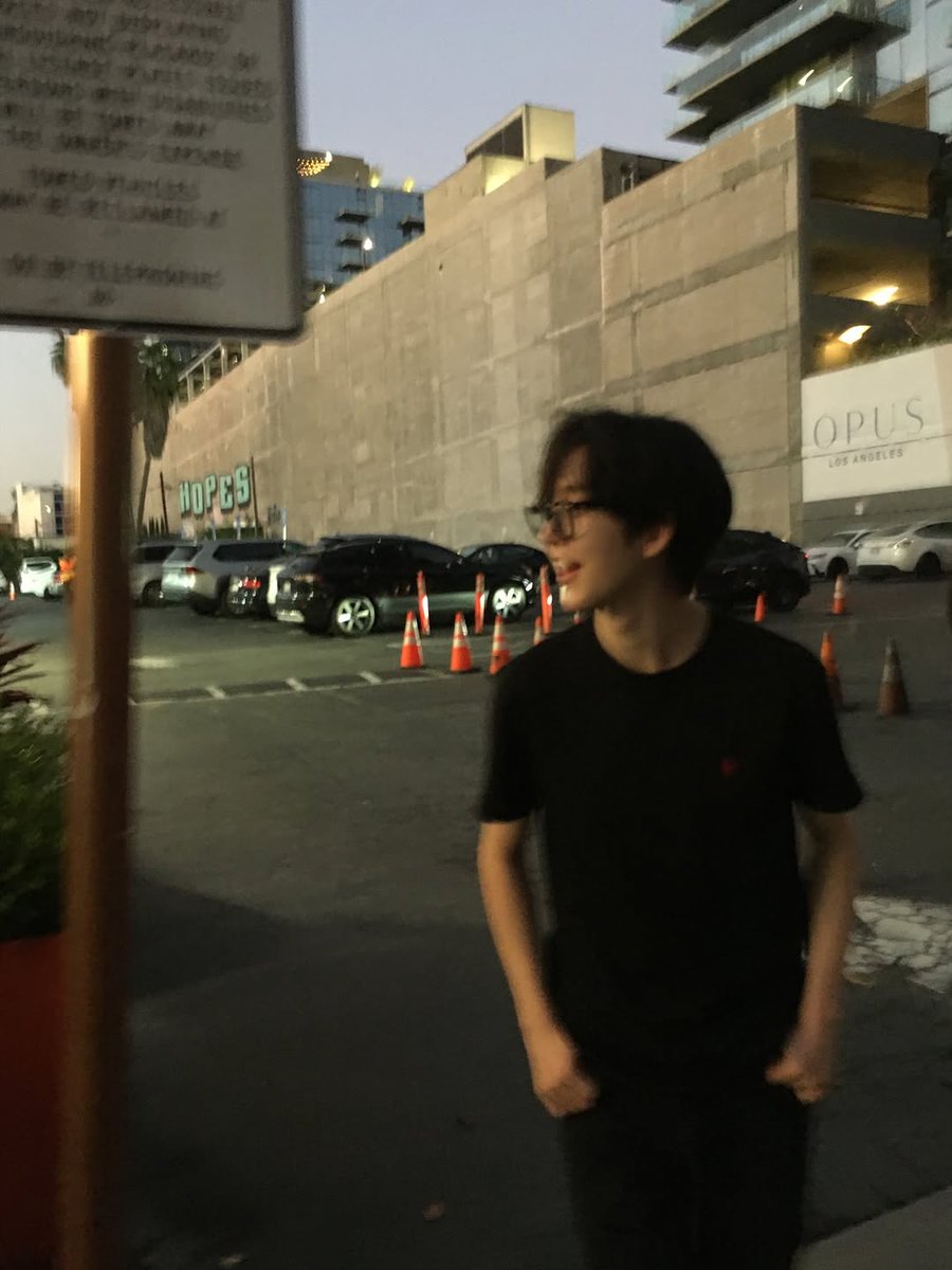 313conut's tweet image. LA #동현