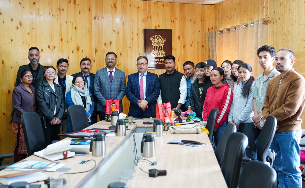 DIPR_Ladakh's tweet photo. Chief Secretary, @ashishkundra, reviewed the progress of the Enterprising Ladakh project and interacted with student entrepreneurs during a presentation held in Leh.

Read more: https://t.co/92vtKOjLO5

@dio_leh @DIPR_Kargil @ddnewsladakh @airnewskargil @prasarbharti https://t.co/nZUbUlfLl3