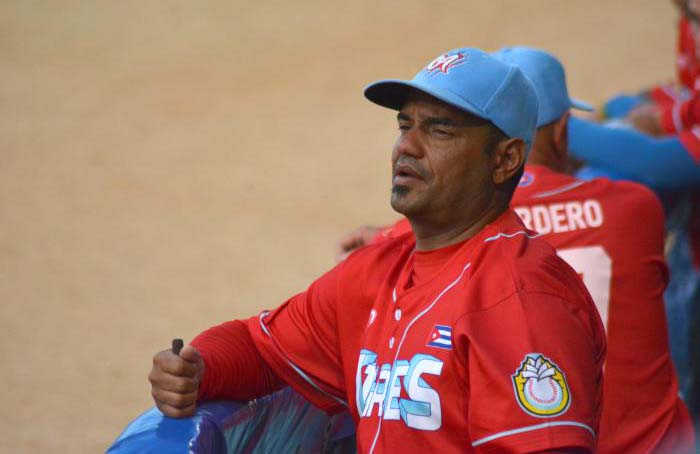 Duele conocer que ha fallecido el campeón olímpico Danny Miranda, gloria del beisbol y el deporte cubano.
Su impronta como jugador tenia continuidad como director, rol al que asignó la misma entrega que le caracterizó como atleta activo.
Condolencias para familiares y amigos.
