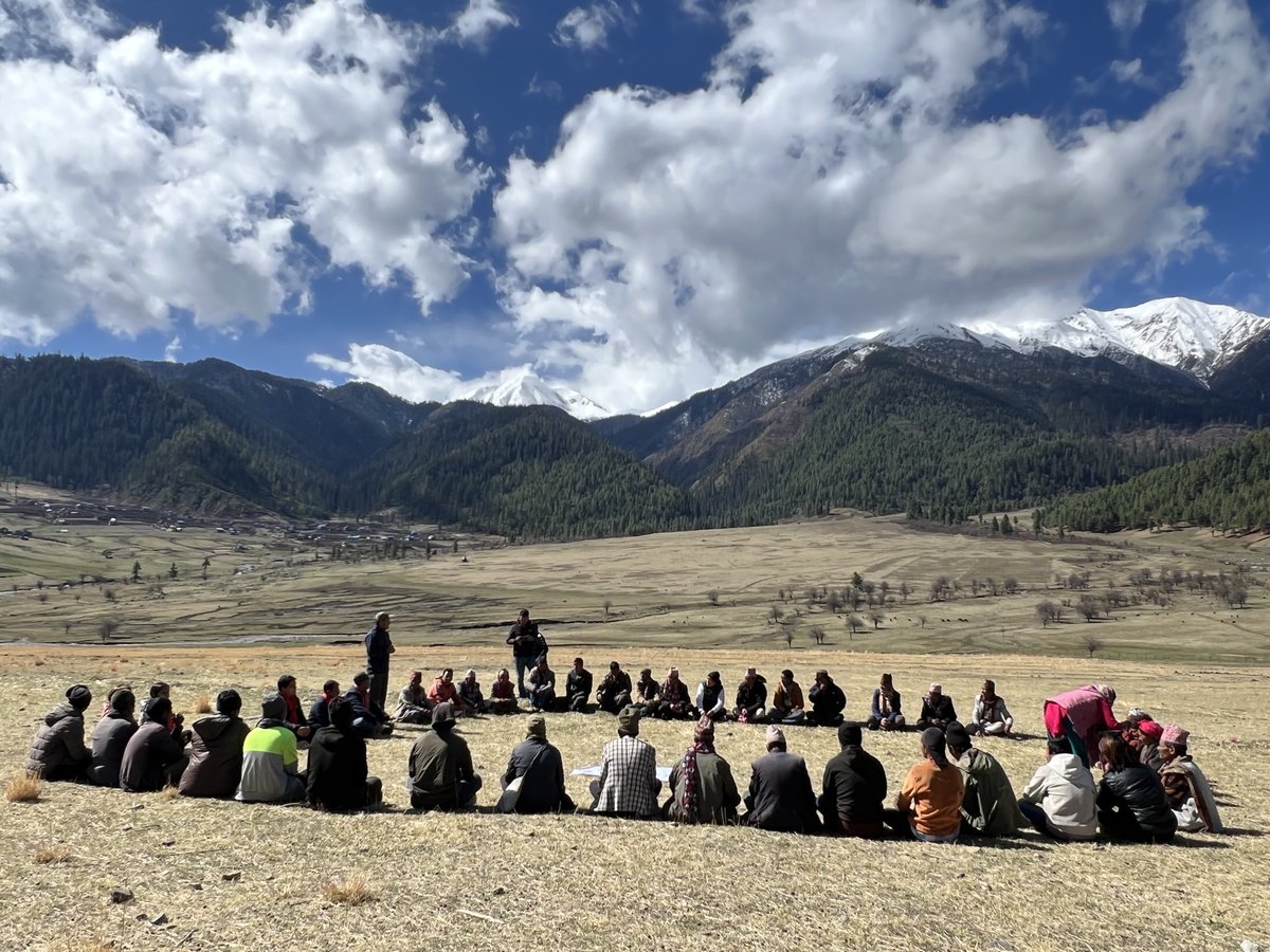 tez_raw's tweet photo. कुरा खर्कका
कुरा गोठका
कुरा भेडाका,घोडाका,चौरिका
कुरा गोठालाका
कुरा किसानका
कुरा जिविकोपार्जनका
कुरा हिमालका
कुरा जडिबुटिका
कुडा खास कर्नालीका......#rangeland #improvemet #restoration #rmsap #implementation #jumla #nepal https://t.co/UUpVrgzomm