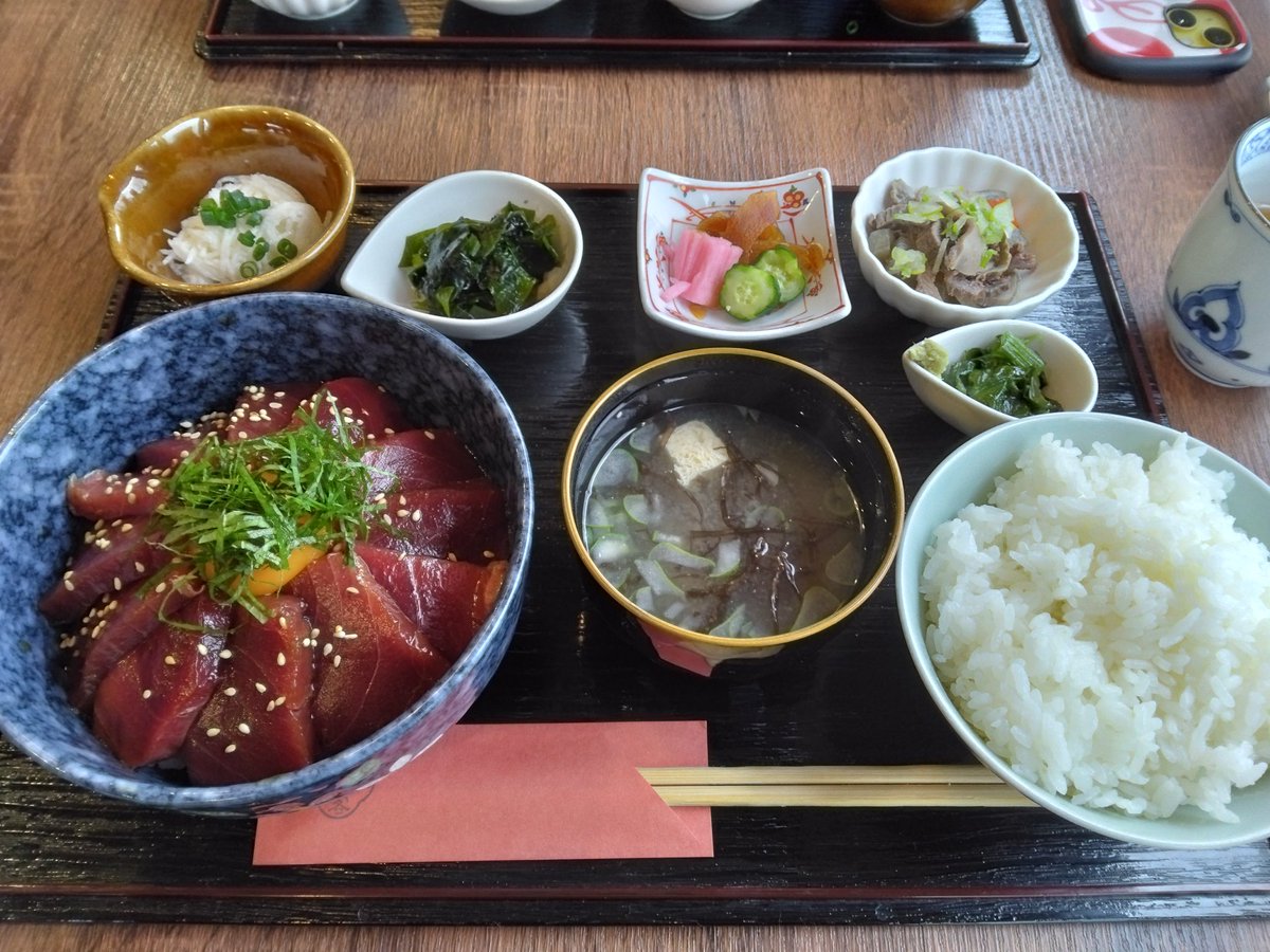 make_believed's tweet photo. #マグロ漬け丼😋 https://t.co/L3tDI3iMxb