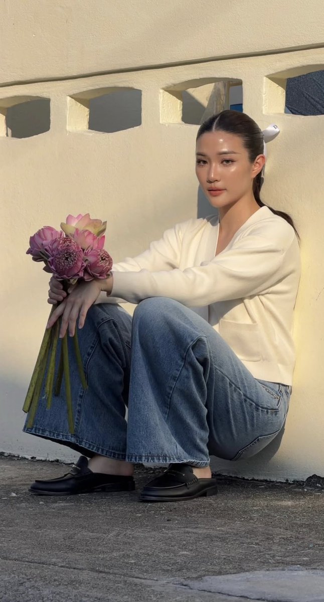 𝔽𝔸ℝ ℕ 𝔸𝕎𝔸𝕐 tweet media