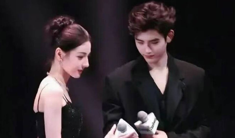 ROSE 🏮HeSimu🌹💚☘️🍒 tweet media