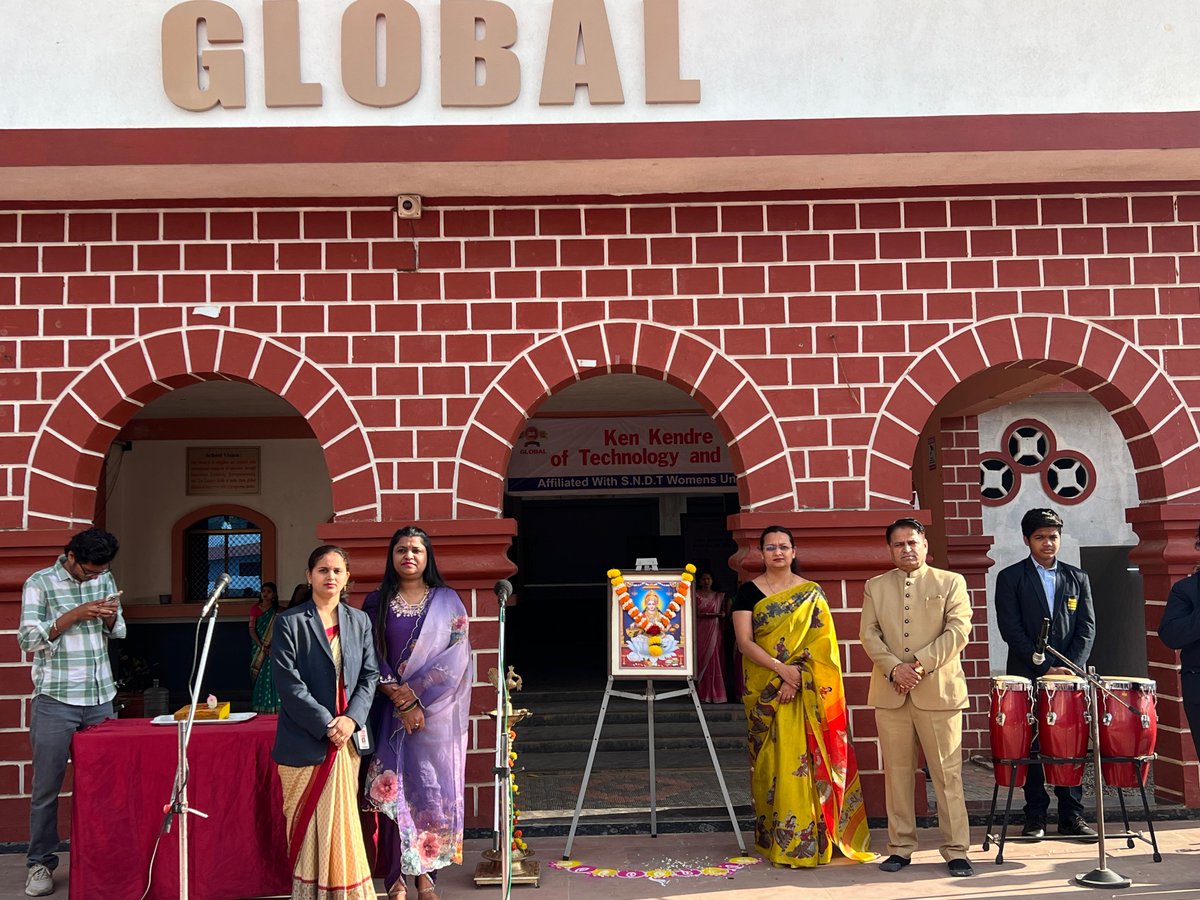 GlobalNashik's tweet image. Global International School warmly welcomed students for the new academic year with a special morning assembly. Students were greeted by our mascot with traditional tilak welcome. We also celebrated 9 years of excellence and growth. 
#NewAcademicYear #9YearsOfExcellence